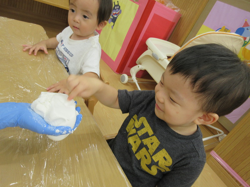 やわらかい生地をつんつん🎑