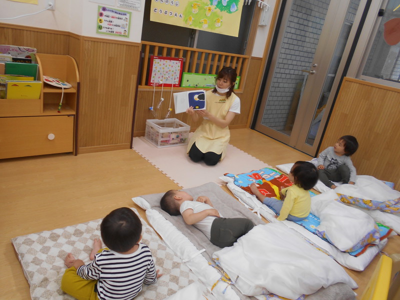 寝る前の絵本の時間📖