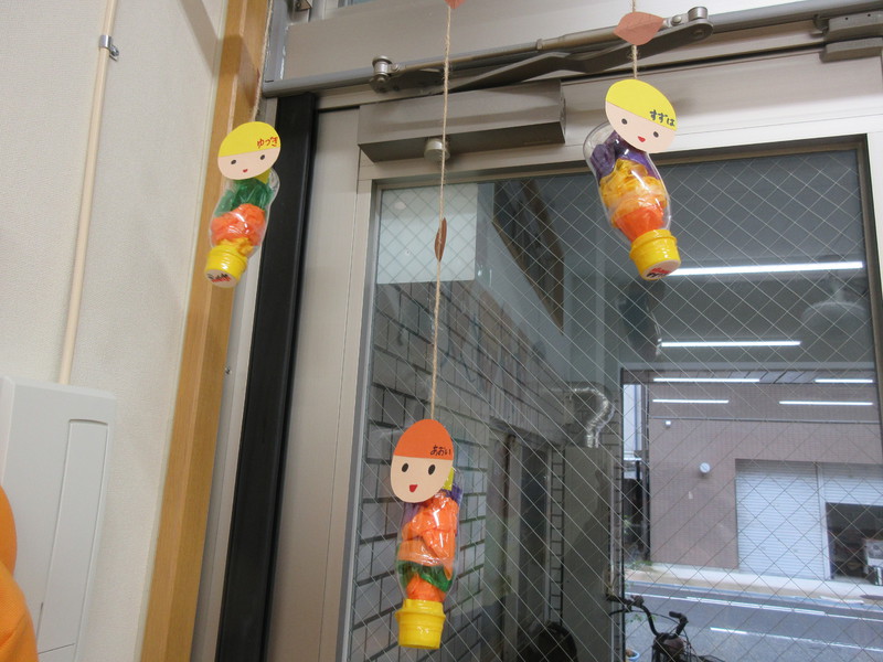 11月制作　みのむしさん　ひよこ組