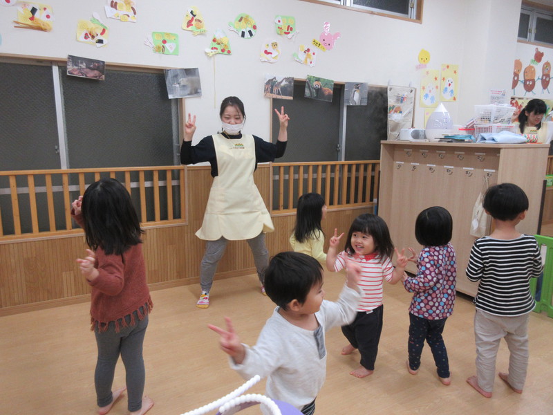 みんなでエビカニクス踊ってるよ💃