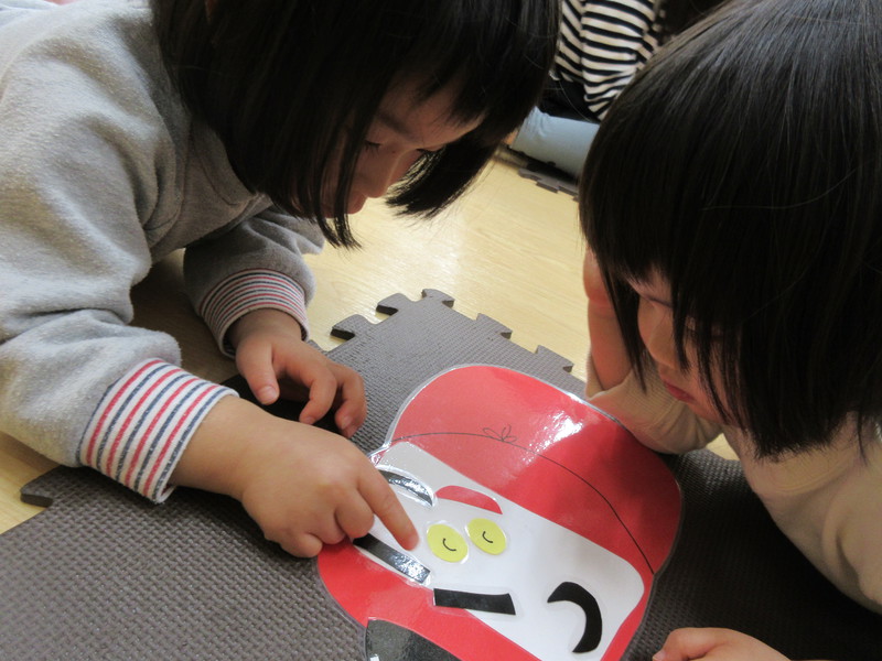 だるまさんてどんな顔かな〜