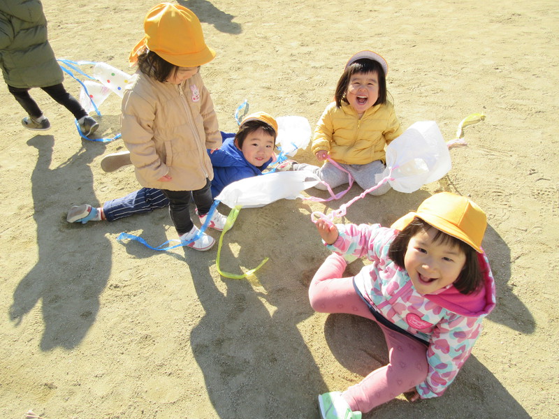 手作りの凧あげ⛅たくさん走ったね💕