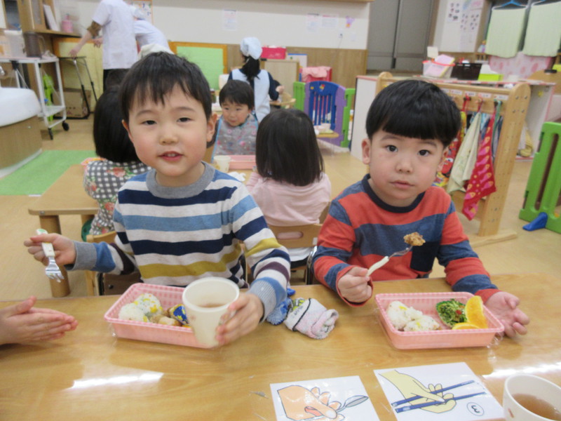 今日はお弁当給食🍱💛