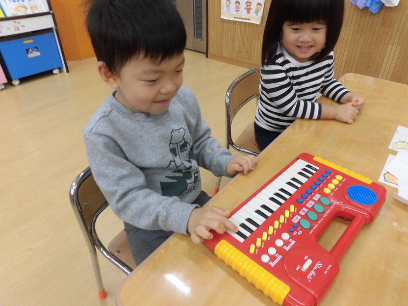 いただいたキーボードでちょっと先生気分♪