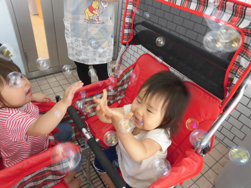 いっぱいのシャボン玉が嬉しいね！