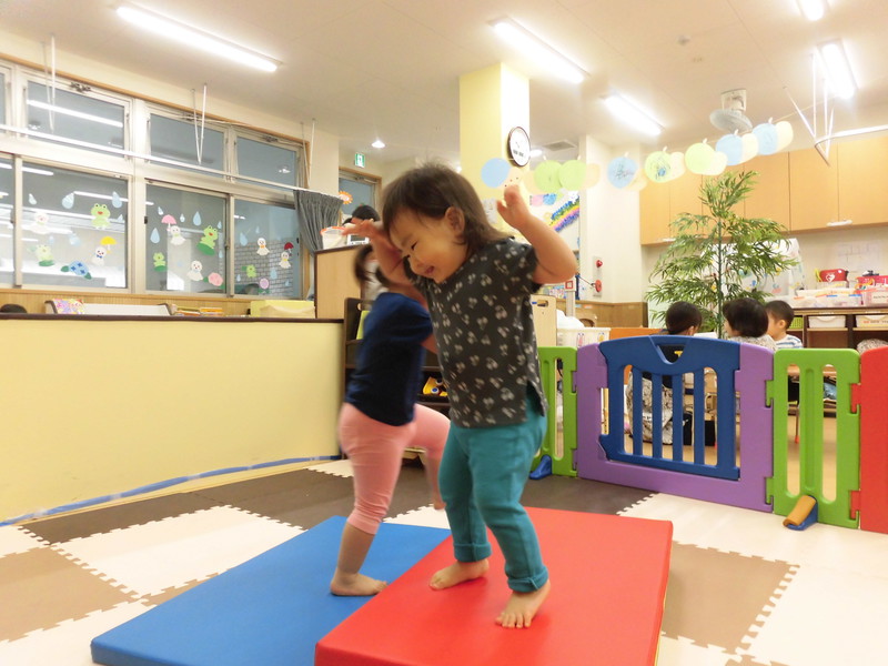 マットの上でぴょん😊