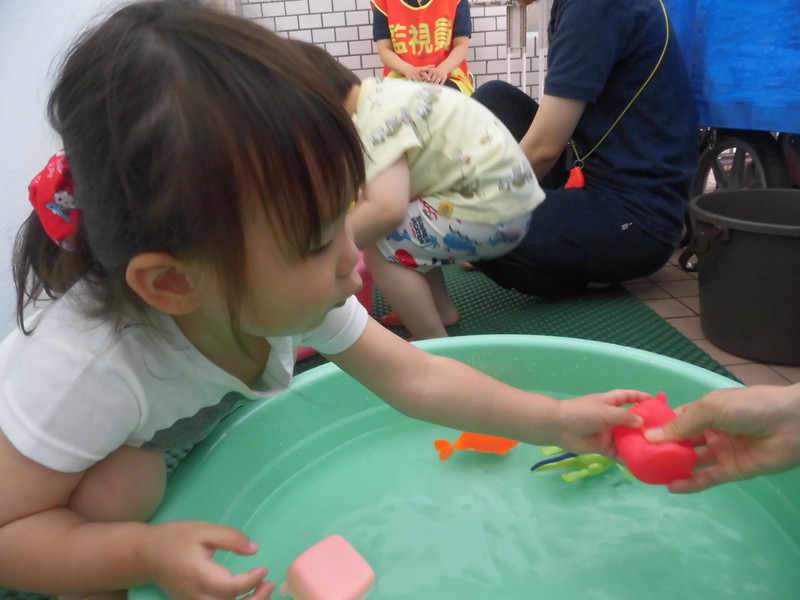 お水あそびが始まりました💦