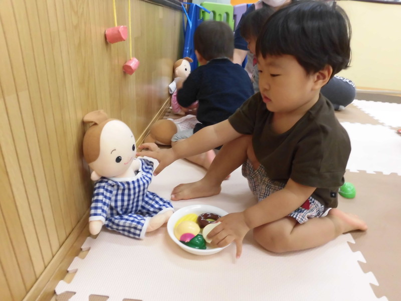 ごはんあげてるんだ♪