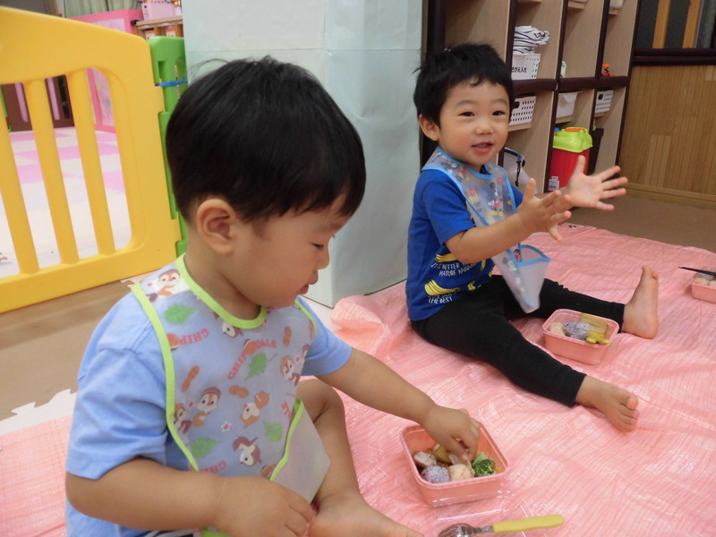 みんなでお弁当うれしいね🍱💕