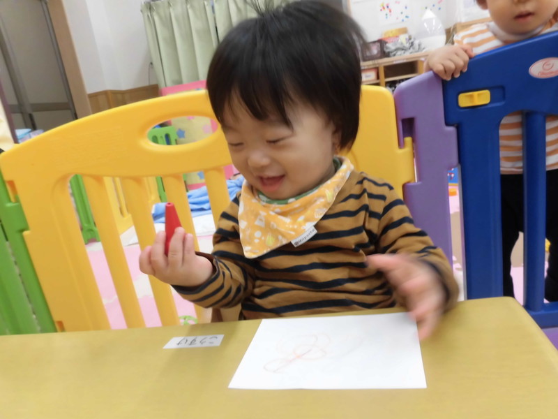 お絵描き楽しいな😊