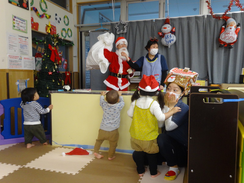 サンタさんがプレゼント持ってきたよ🎅