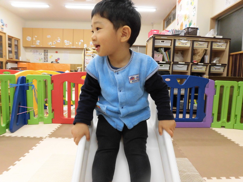 すべり台楽しいな😊