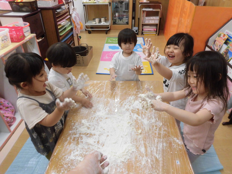小麦粉粘土であそんだよ😊