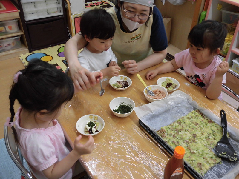 おいしいお好み焼きにトッピング😋