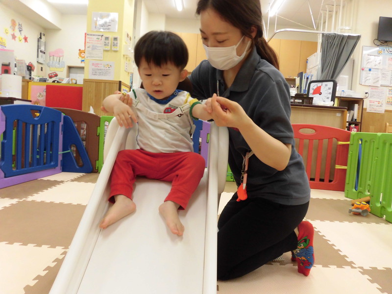 すべり台しゅるん✨