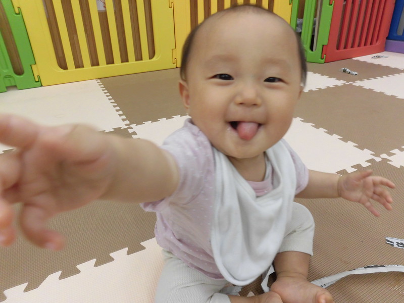 新聞紙あそび楽しいね💕