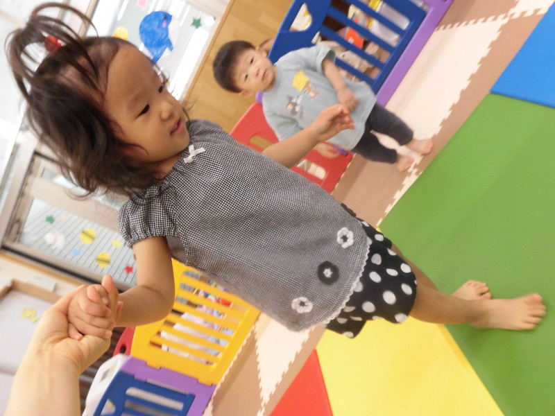 マットの上をよいしょ、よいしょ🎵