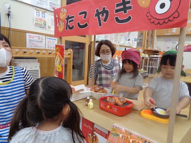 みんなでたこ焼き屋さんごっこ🐙