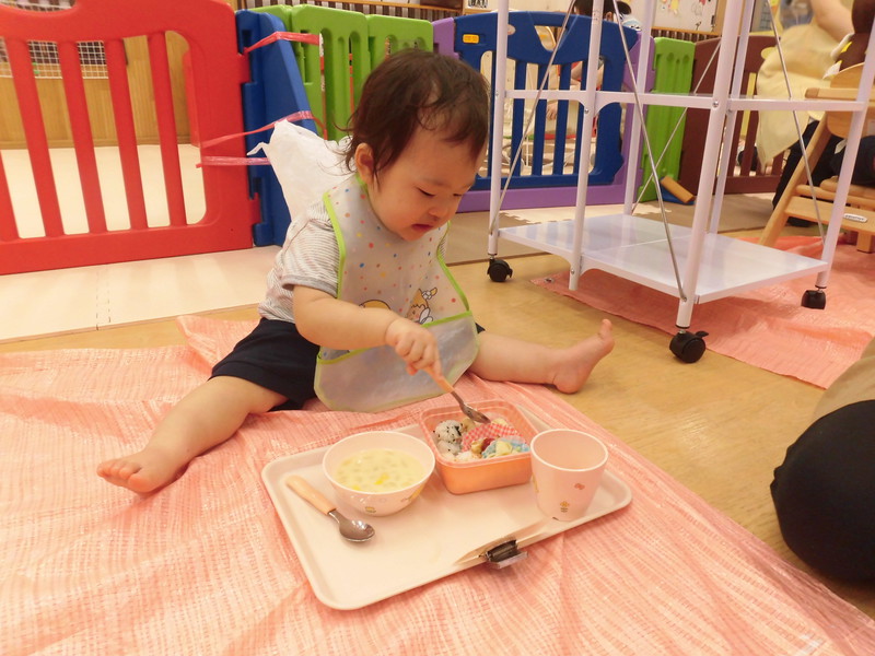 遠足気分でお昼ご飯😊