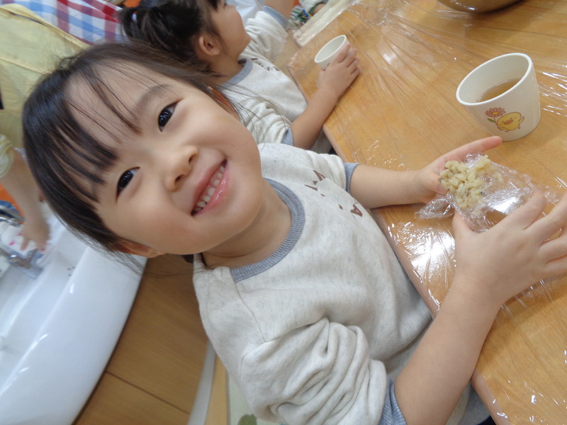 自分でつくるとおいしいね🍙🍄