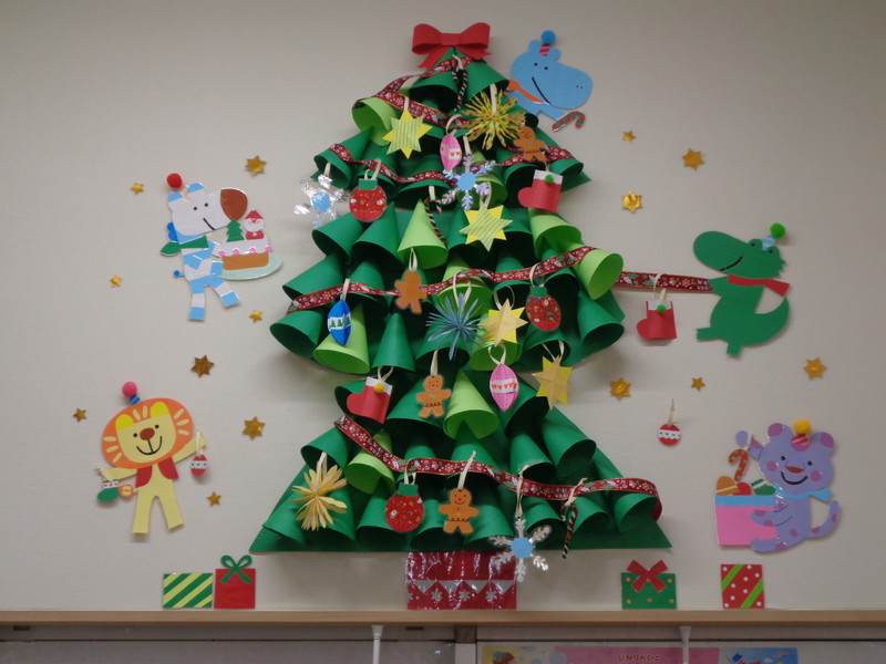 壁面に立体ツリー登場🎄✨