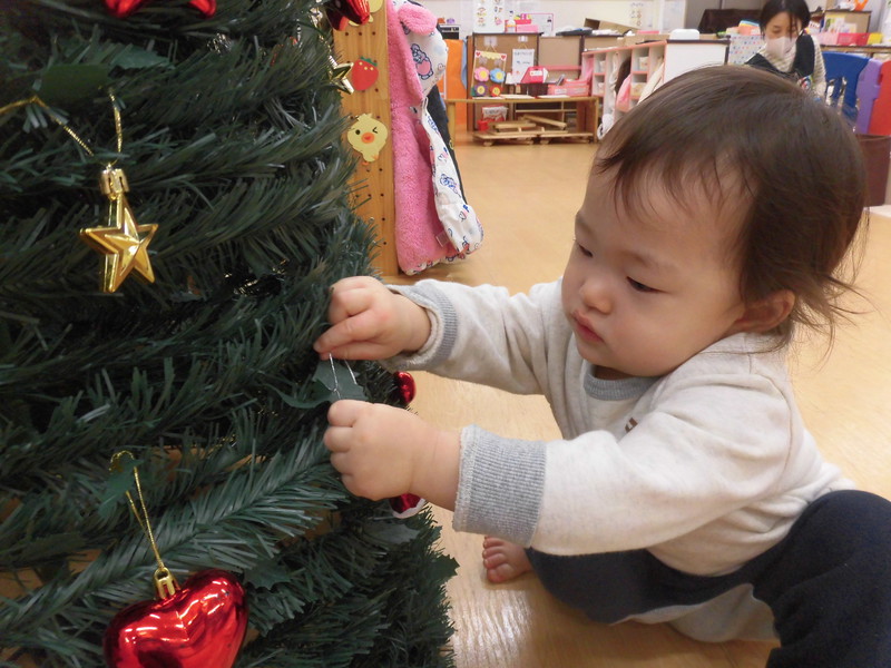 ツリーに飾りつけ🎄