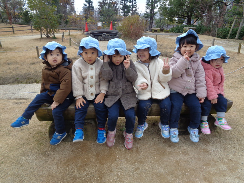 ベンチで一休み😊